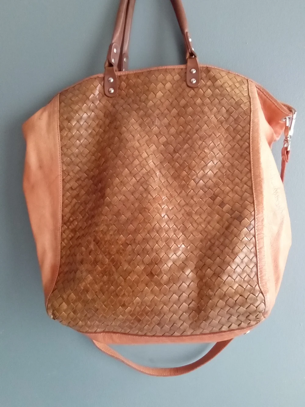 Woven Tote Handbag in Tan‎